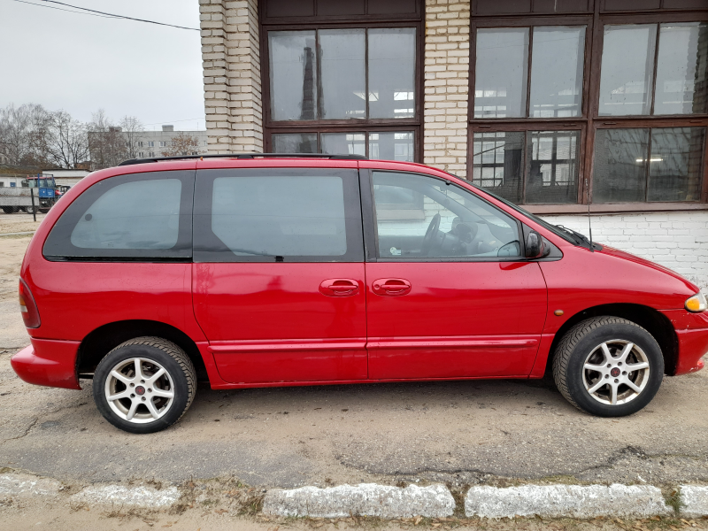 Крайслер вояджер 3 дизель. Крайслер 7 мест. Chrysler Voyager 1999г 2,4l Центральный замок. Chrysler Voyager 1999 отзывы.