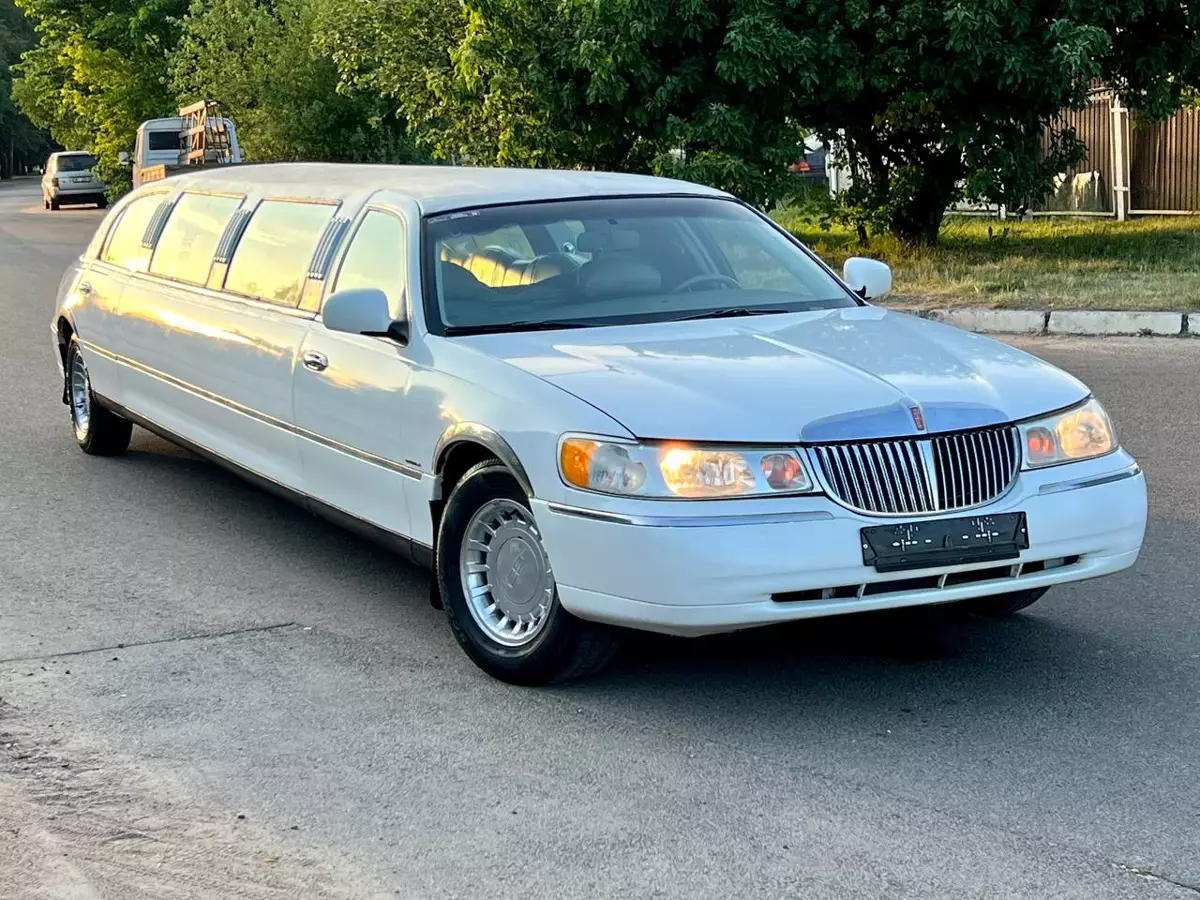 Lincoln Town Car купить в Минске - авто в кредит Линкольн Таун Кар от 3 690  $