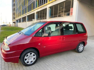 Peugeot 806